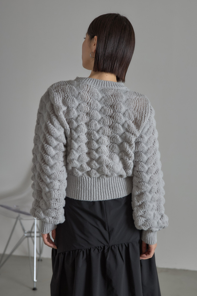 立体編地クロップドニットプルオーバー