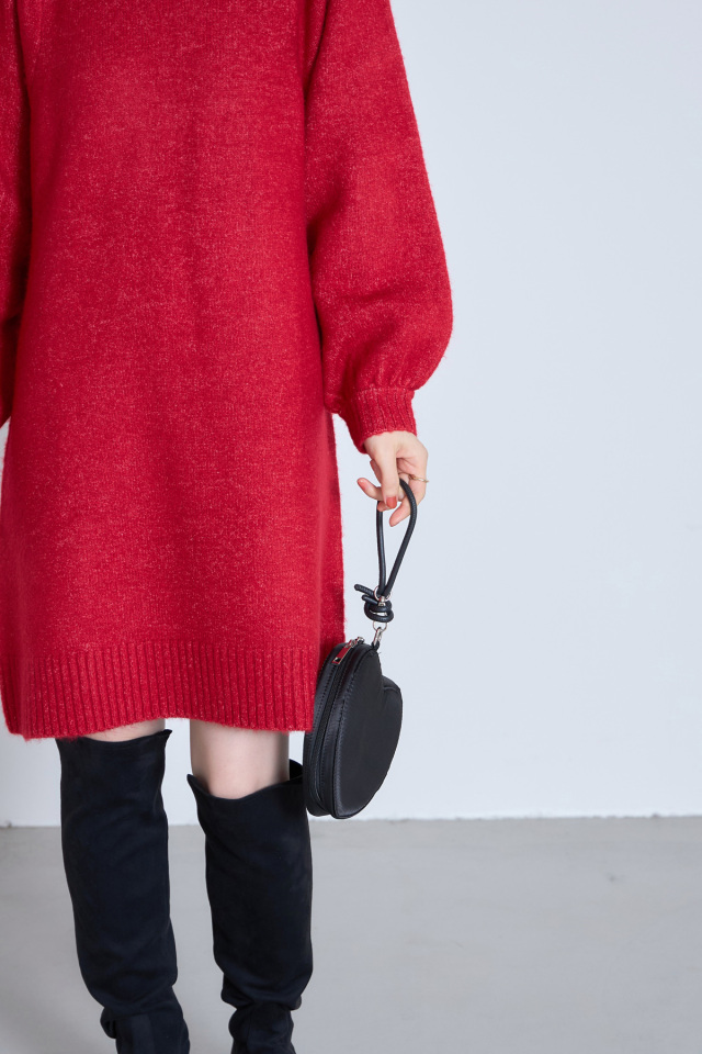 パフスリーブニットワンピース