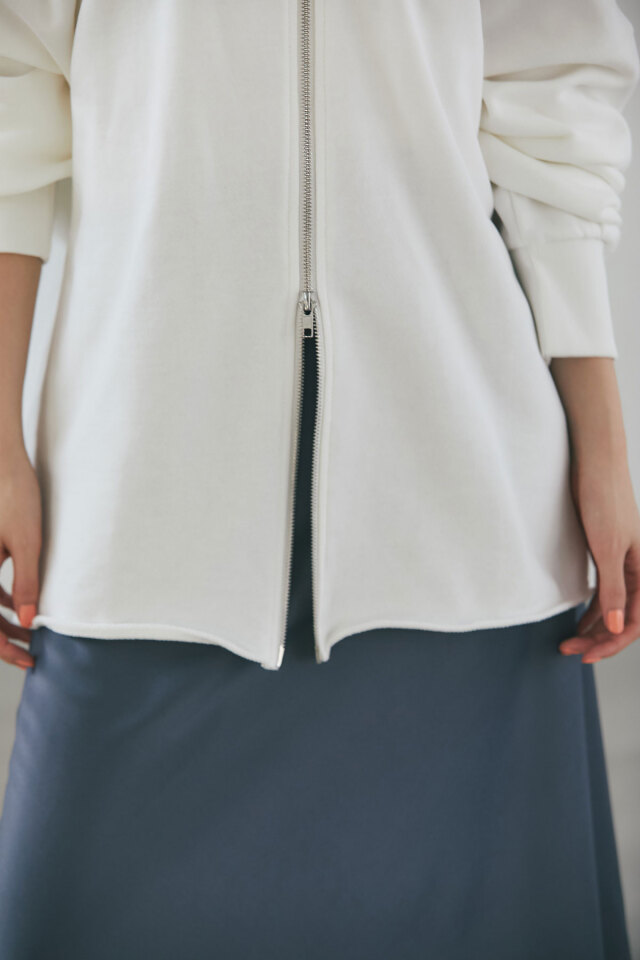 オフショルジッププルオーバー