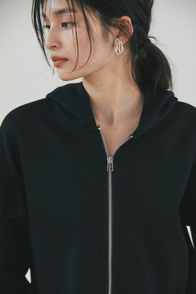 ボンディングフリルパーカー