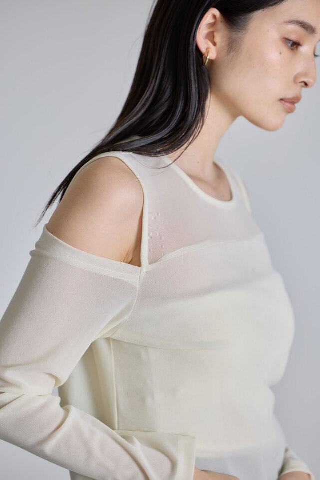 美香さんコラボ】ショルダー開きシアーベロアトップス