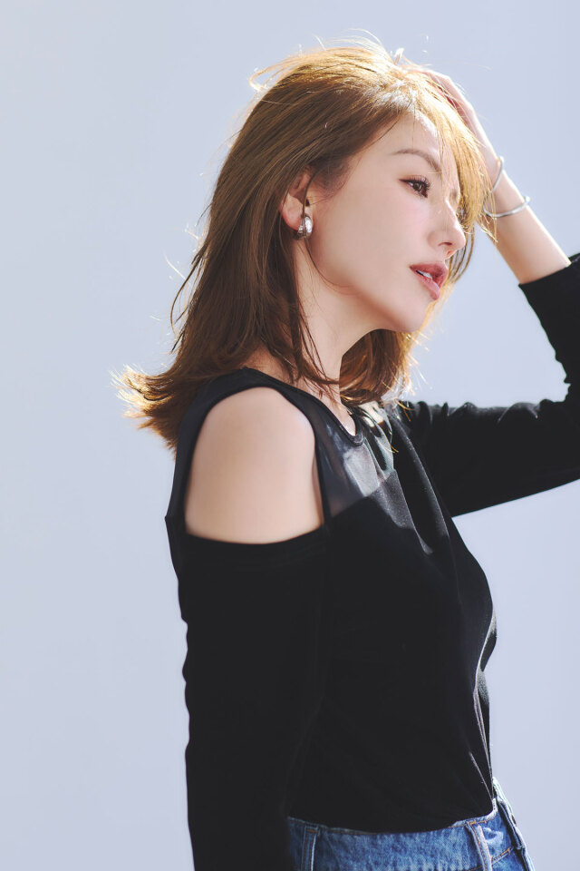 THINGS THAT MATTER ベロアトップス 美香さんコラボ】ショルダー開きシアーベロアトップス