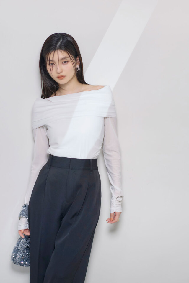 チュールオフショルプルオーバー