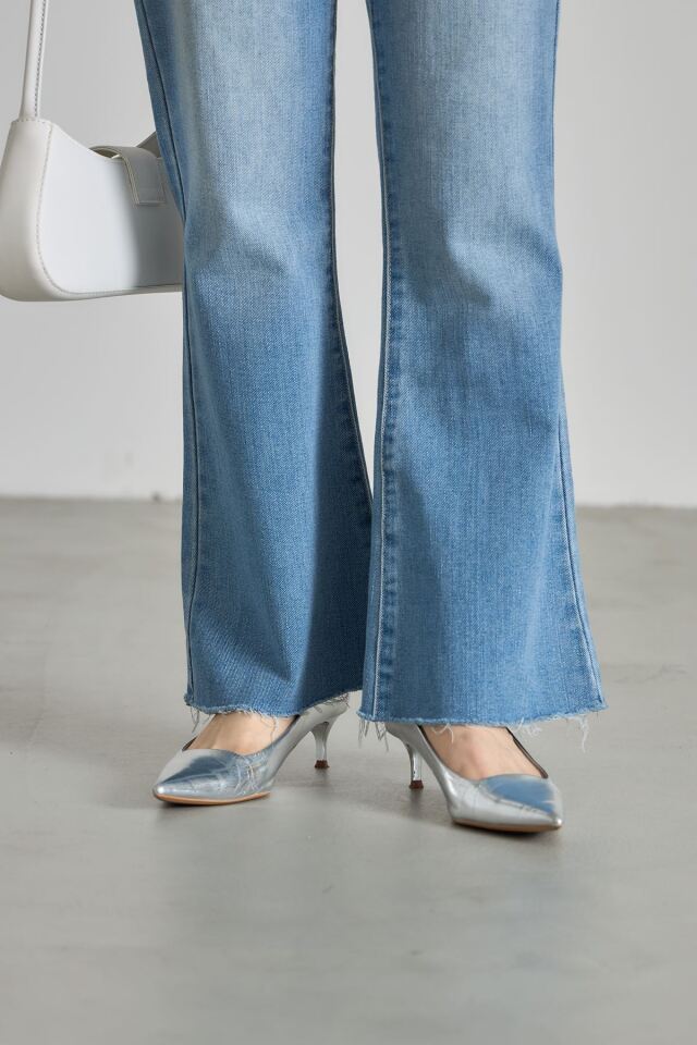 セミフレアデニムパンツ
