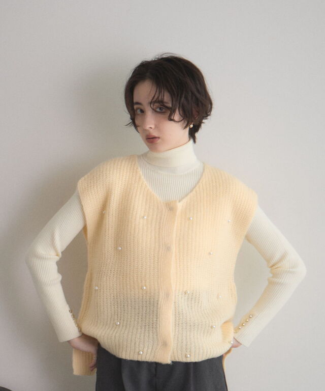 オフィシャルサイト限定】パール付きニットベスト