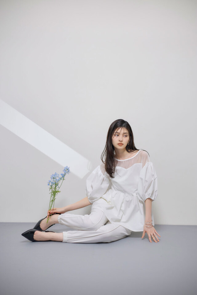 ボリュースリーブブラウス