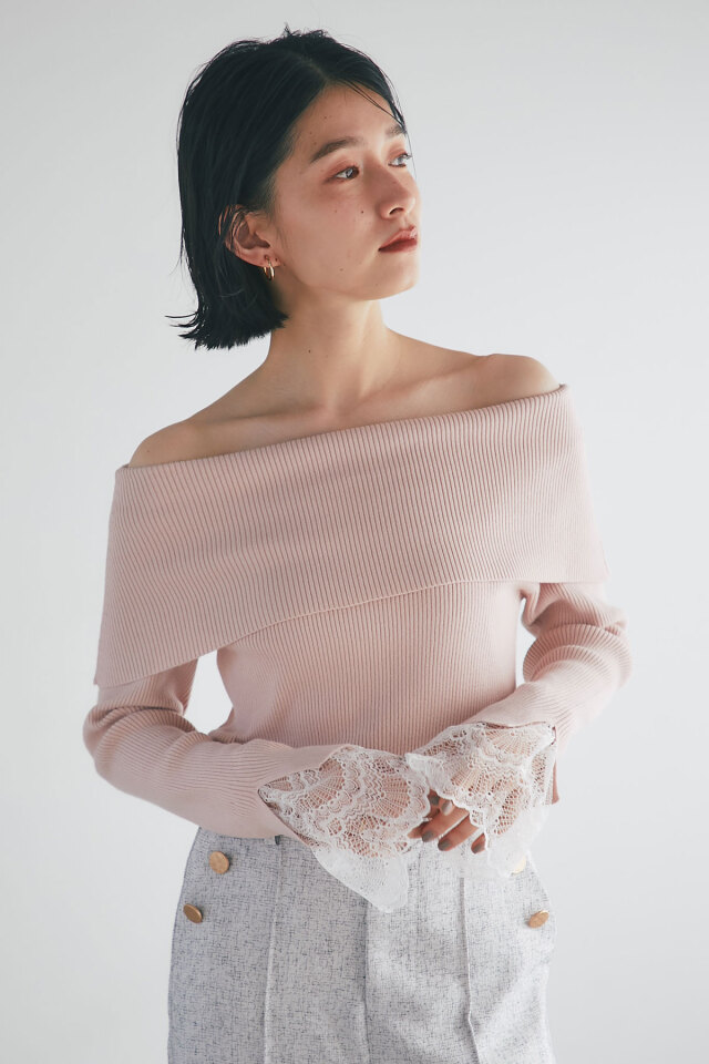 専用ページです！ 袖レースオフショルリブニットプルオーバー