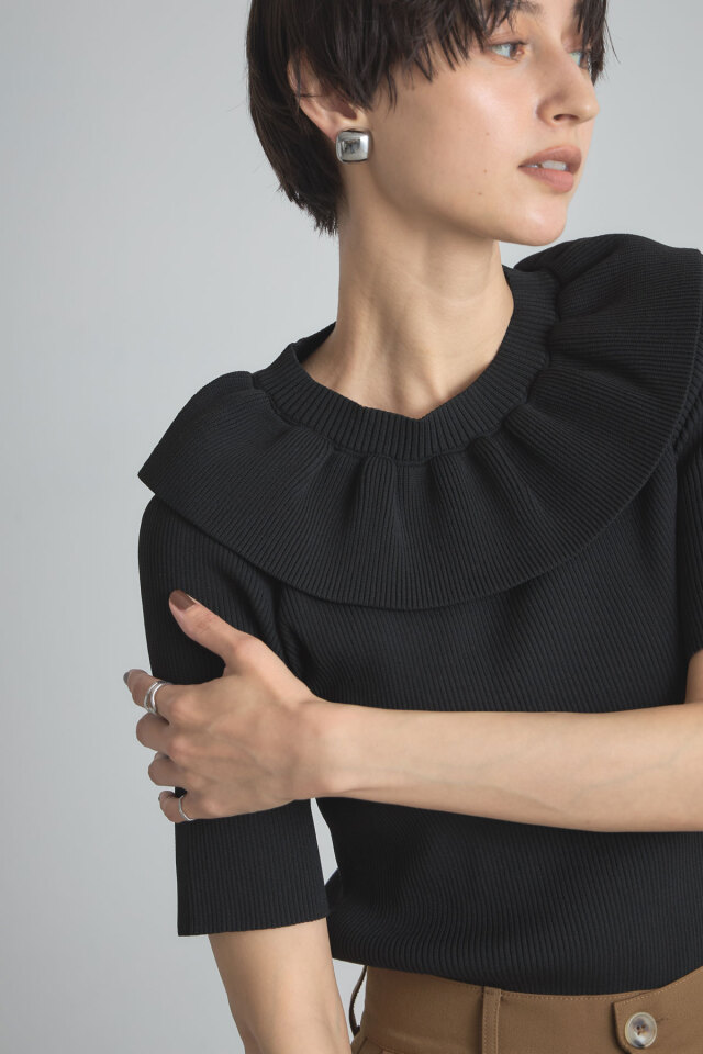 うさとの服　トップス フリルネックニットプルオーバー