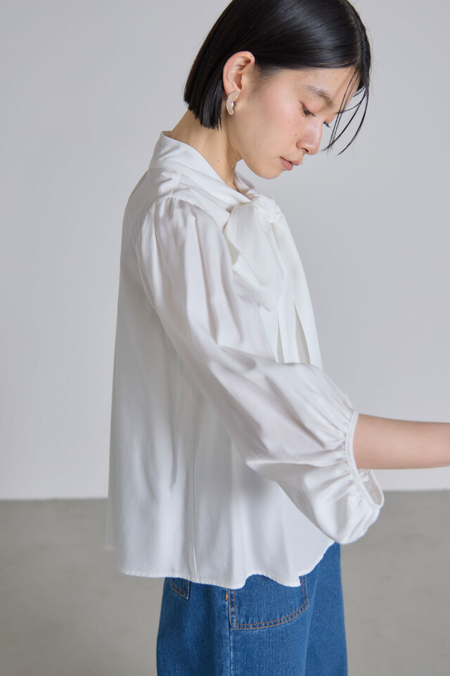 Bibiy. リボンボウタイデザイン ホワイトトップス Fサイズ ボウタイリボンブラウス