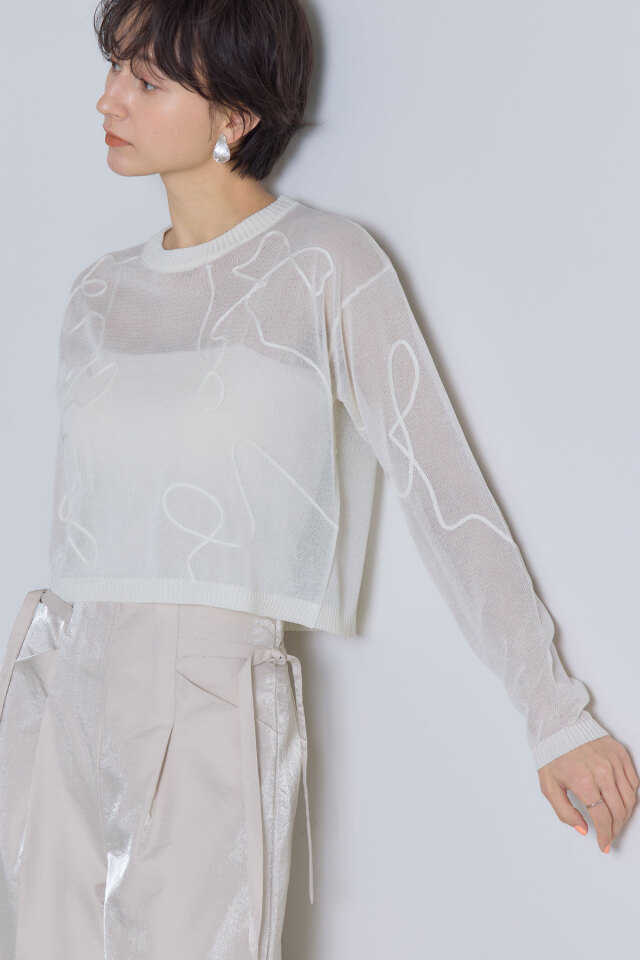 コード刺繍入りニットプルオーバー