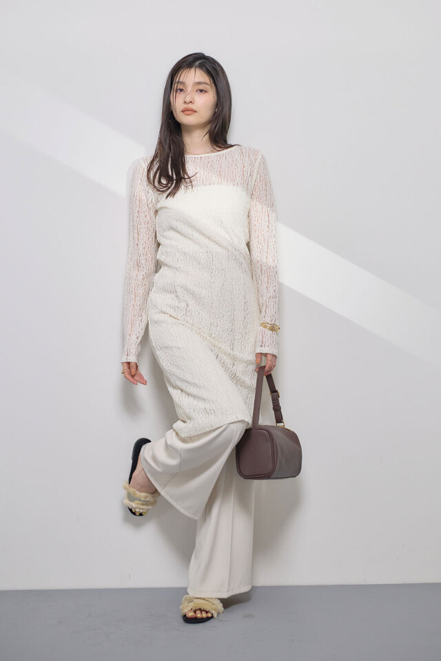 ボートネックレースワンピース