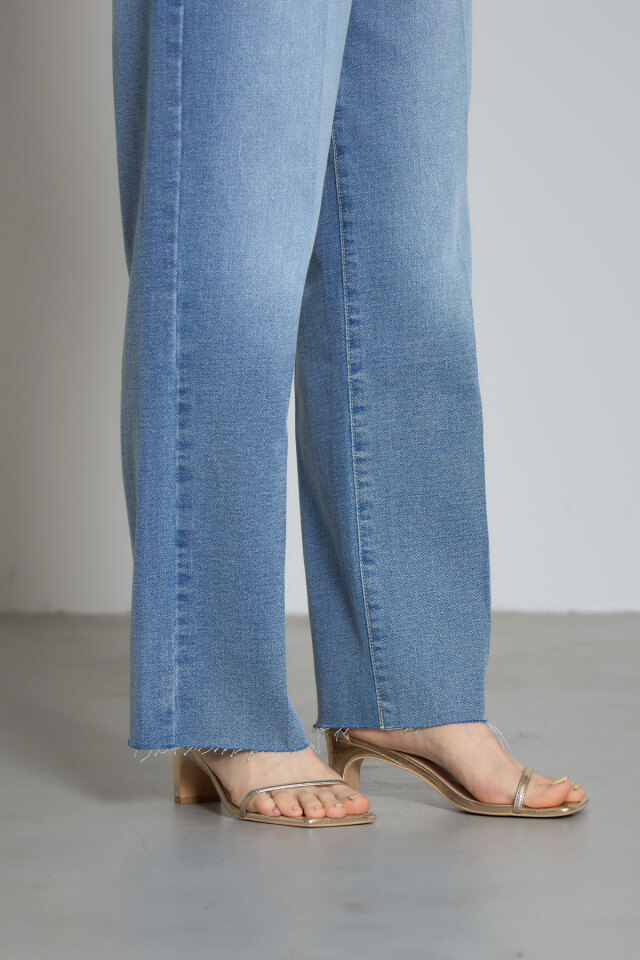 林田岬優さん着用】センタープレスカットオフデニムパンツ