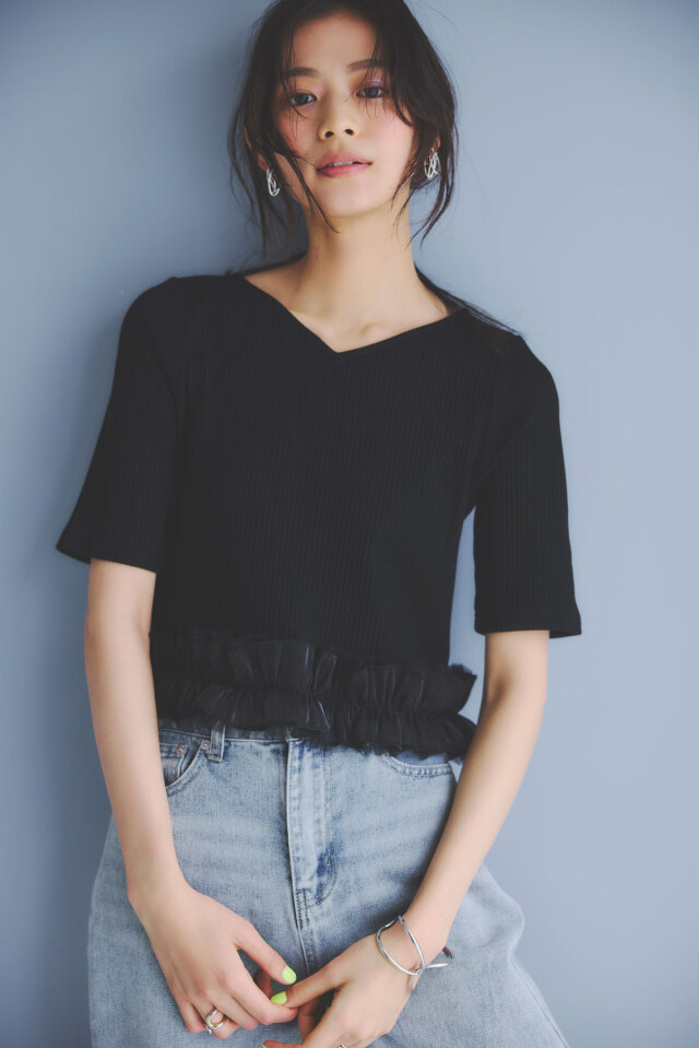 【松木育未さん着用】フリルリブカットソー