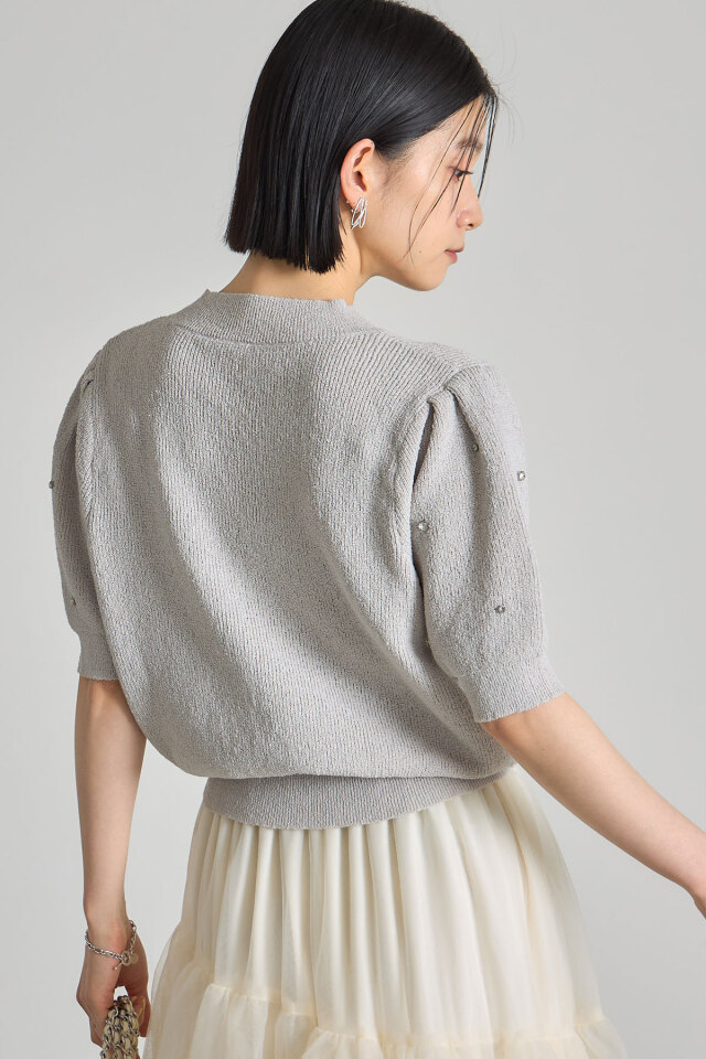 松木育未さん着用】ランダムビジューニットプルオーバー