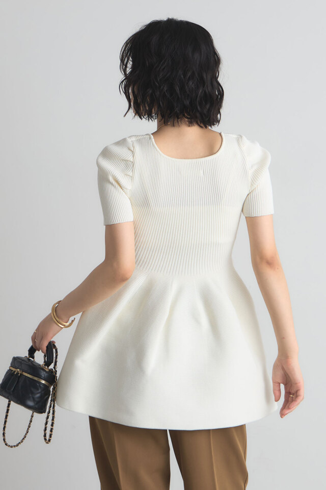 &.NOSTALGIA スクエアネックニットチュニック スクエアネックニットチュニック（ニット/セーター