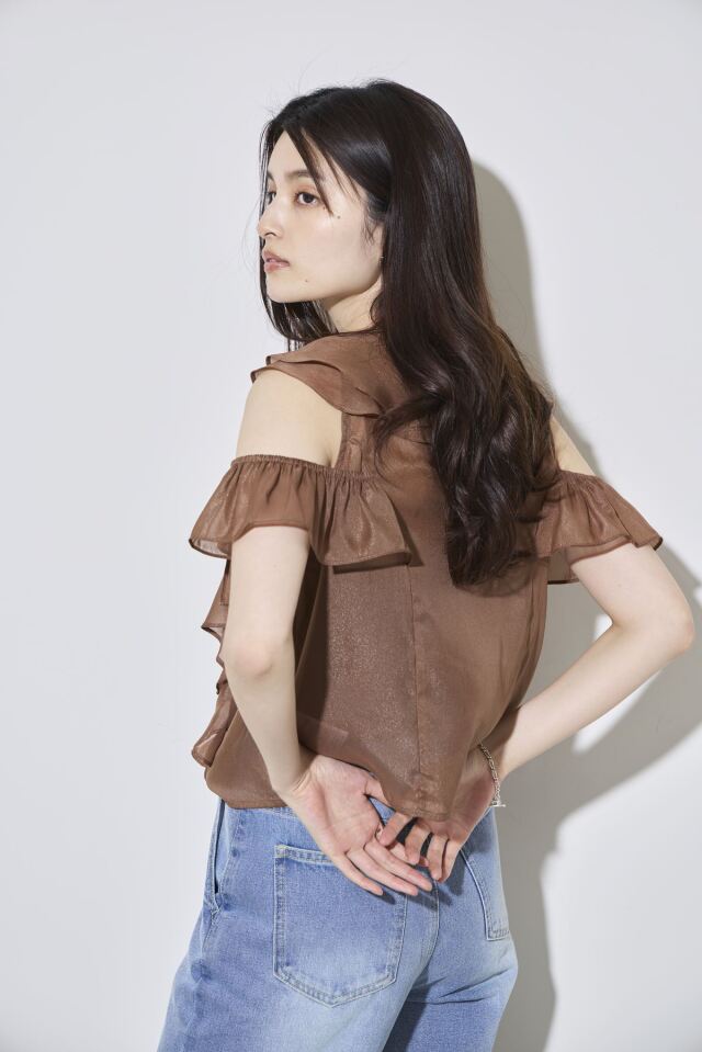 レースアップラッフルブラウス