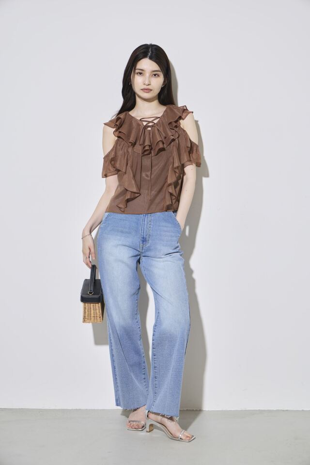 レースアップラッフルブラウス