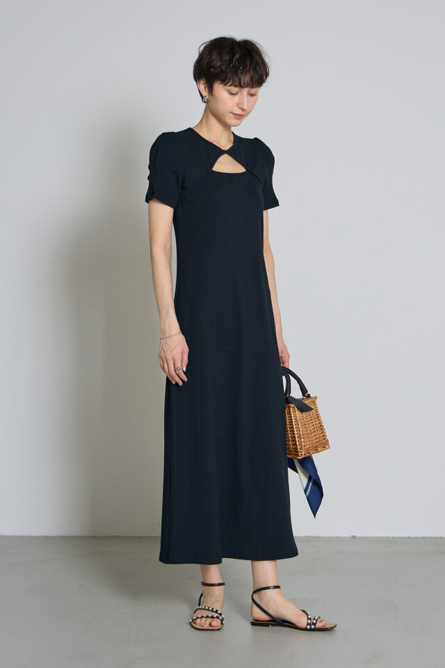 林田岬優さん着用】デコルテ開きワンピース