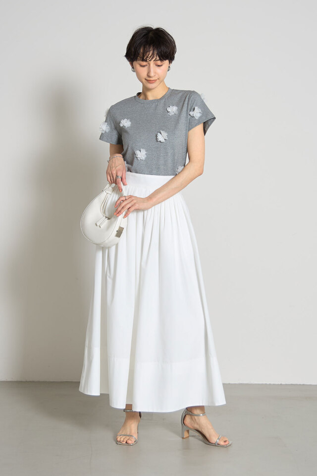 フラワーモチーフTシャツ