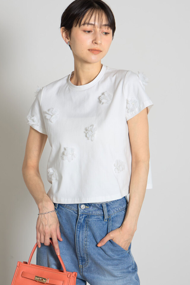 フラワーモチーフTシャツ