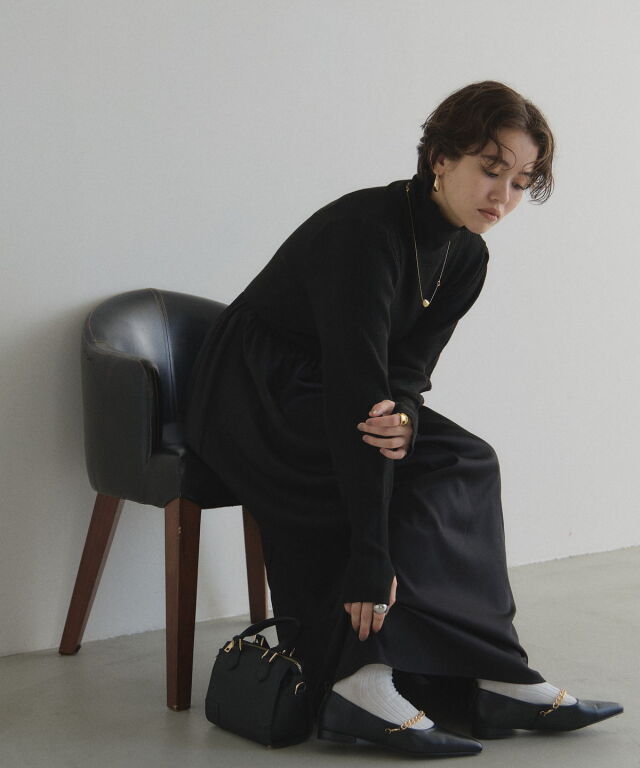 オフィシャルサイト限定】ハイネックニットドッキングワンピース