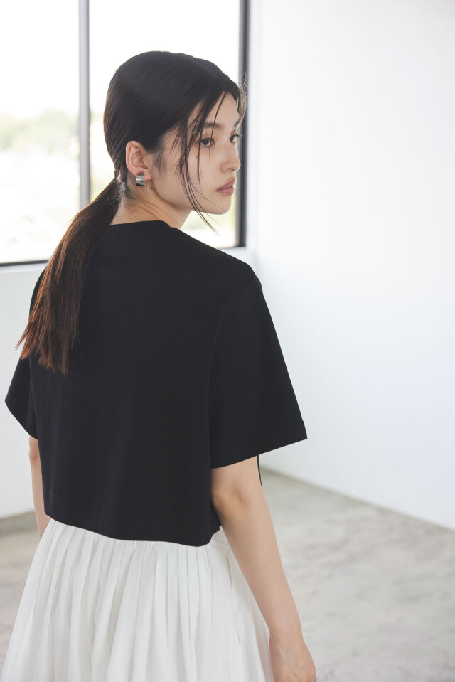 ビジュークロップドTシャツ