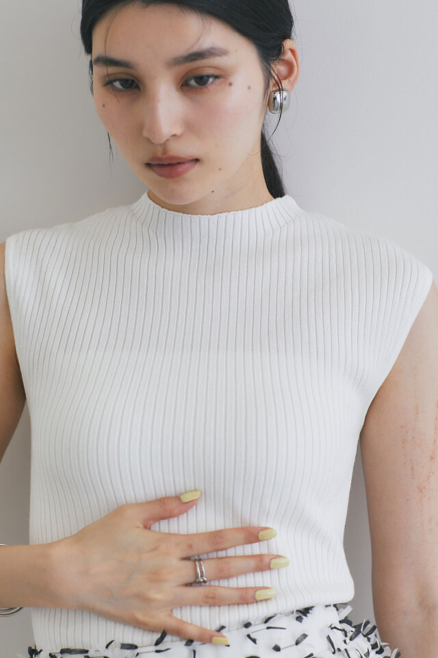 フレンチスリーブプチハイネックリブニット