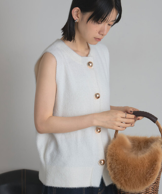 ゴールド釦フェザーニットベスト《うさぎニット》