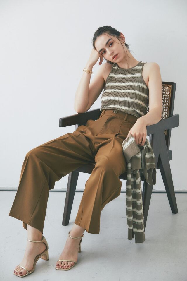 タックワイドパンツ