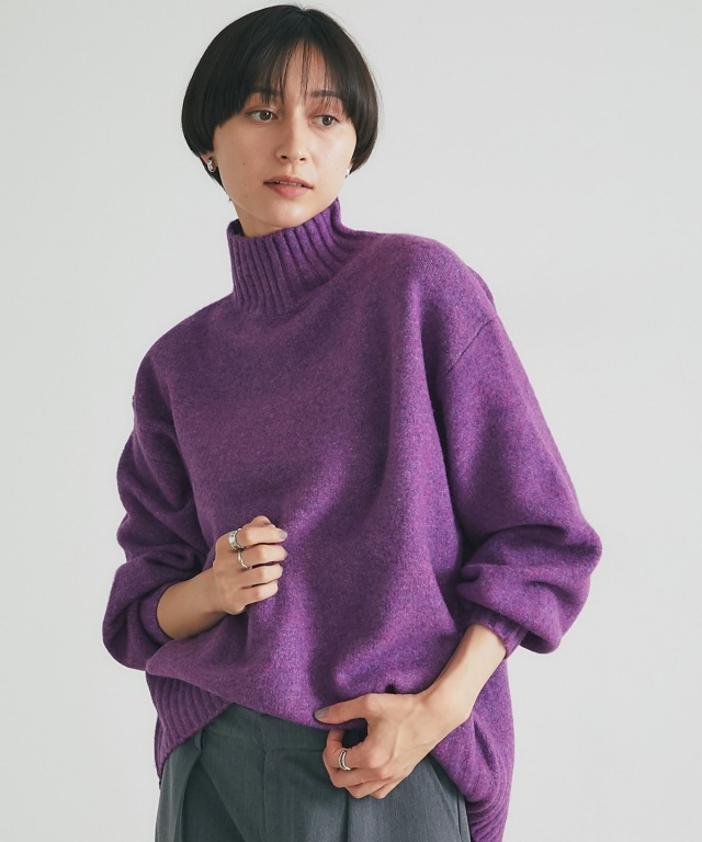 バックスリットハイネックニットプルオーバー