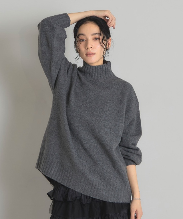 バックスリットハイネックニットプルオーバー