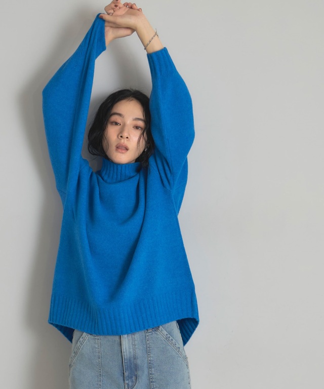 バックスリットハイネックニットプルオーバー