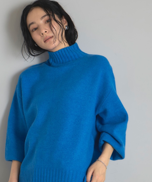 バックスリットハイネックニットプルオーバー