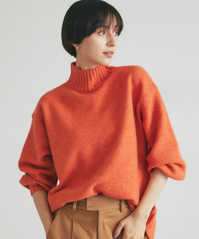 バックスリットハイネックニットプルオーバー