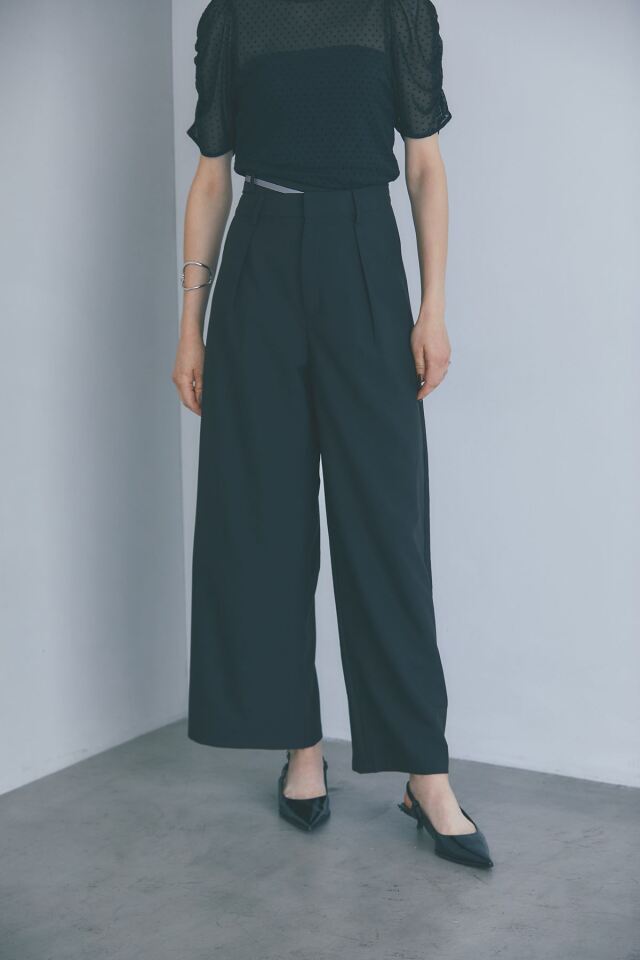 ダブルベルトタックワイドパンツ