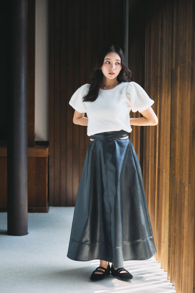 稲垣莉生さん着用】ハイウエストフェイクレザーフレアスカート