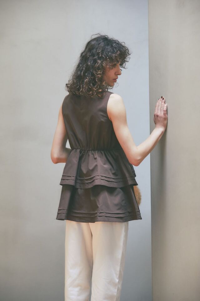 ペプラムフリルブラウス bibiy bibiy. Fiore Puff Tops ペプラム ブラウス 白 Fサイズ - メルカリ