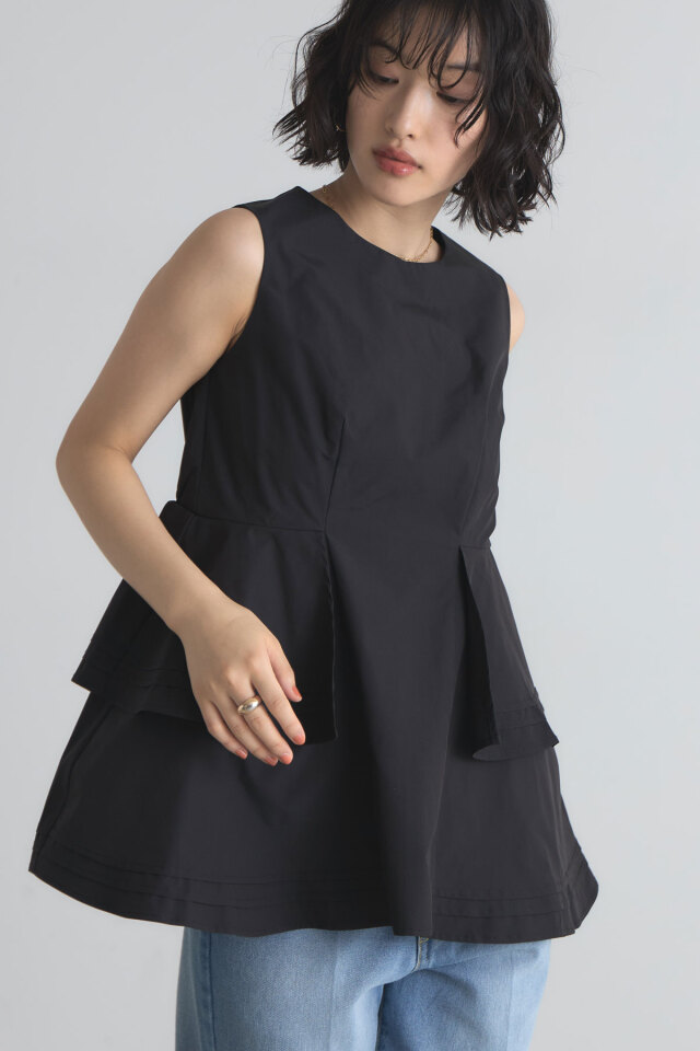 ノースリペプラムフリルブラウス