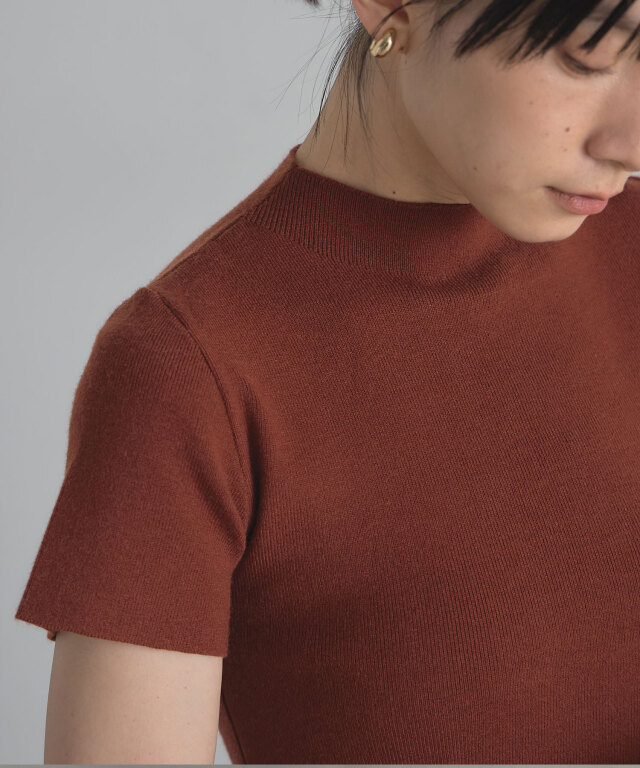 ハイネックショートスリーブニット