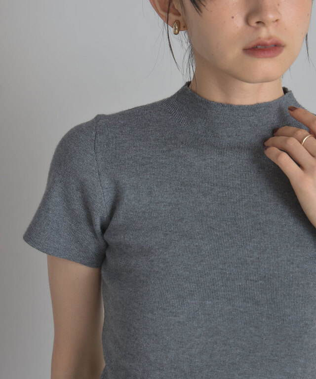 ハイネックショートスリーブニット