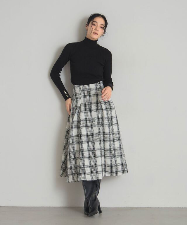袖ボタンタートルリブニット