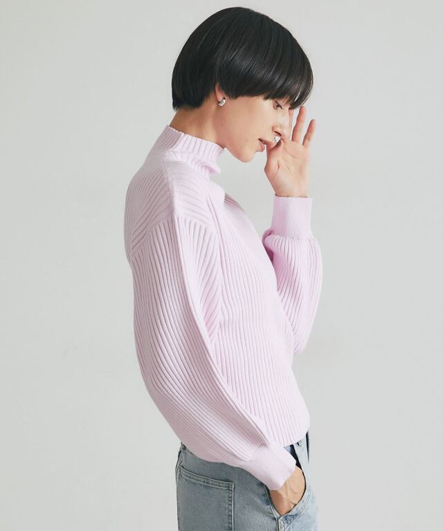 ボリュームスリーブボトルネックニット