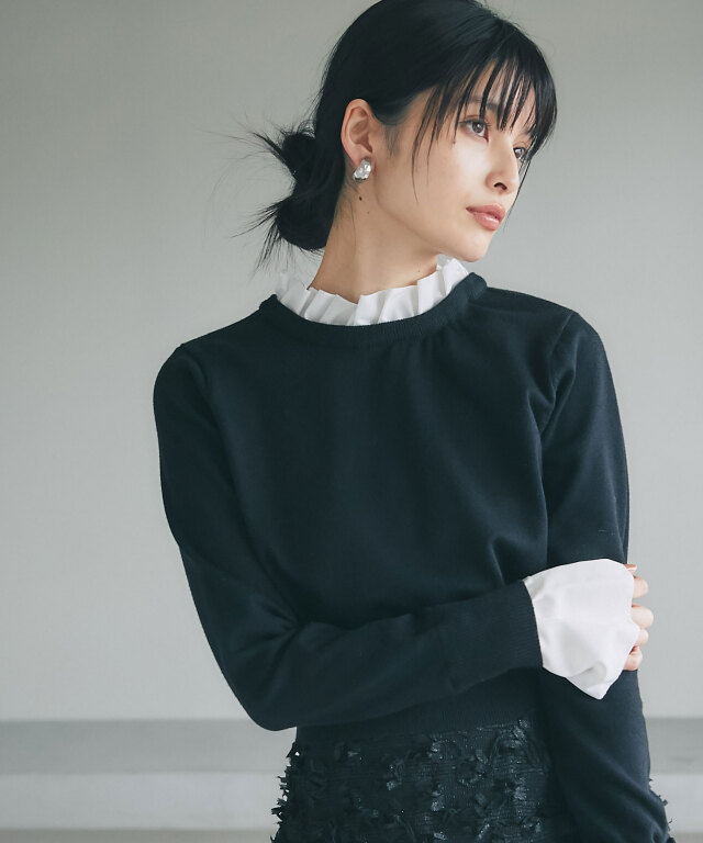 ドッキングフリルネックニット