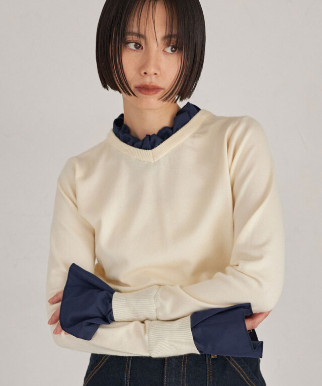 ドッキングフリルネックニット