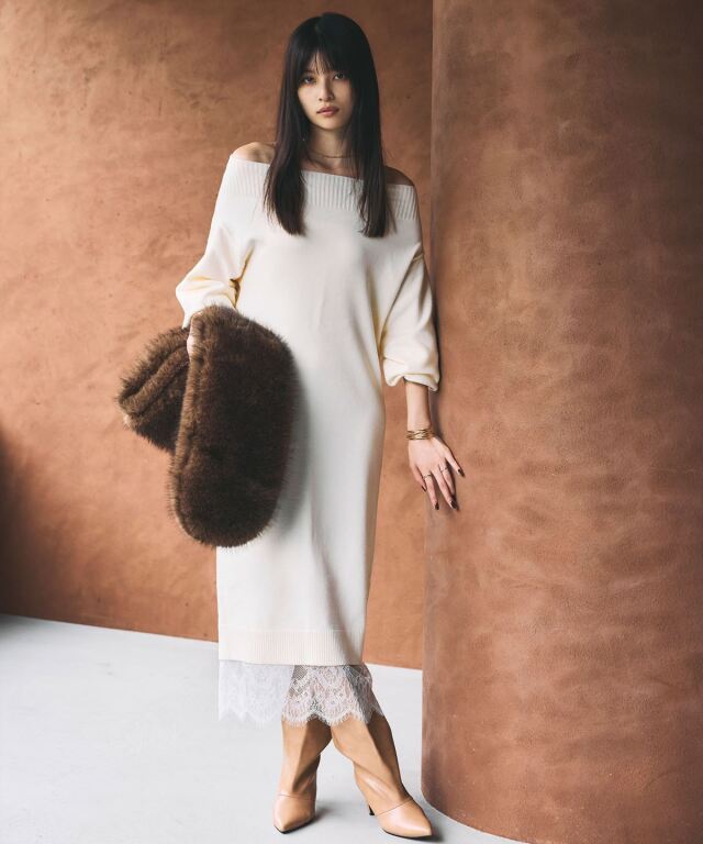 裾レースオフショルニットワンピース