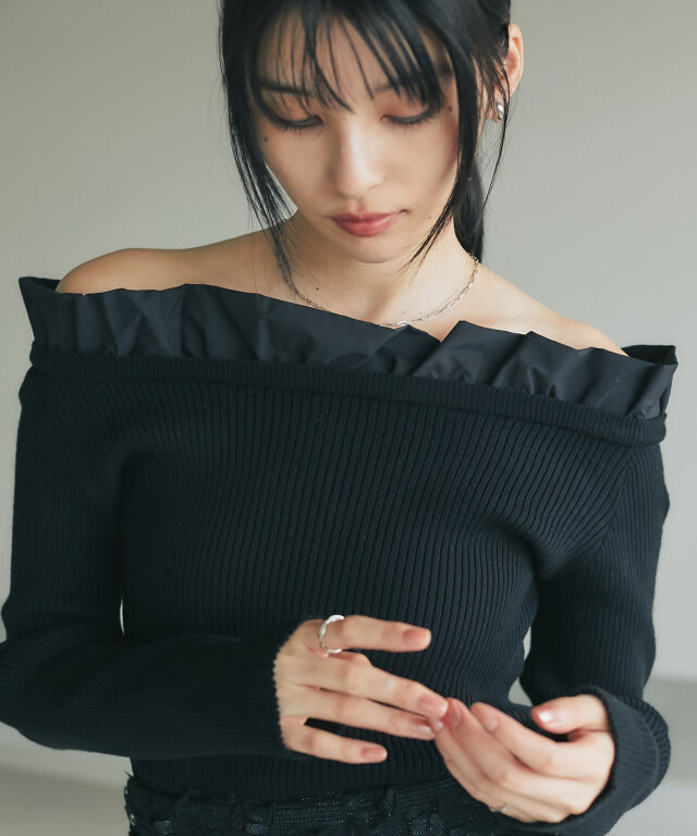 フリルオフショルニット（長袖）