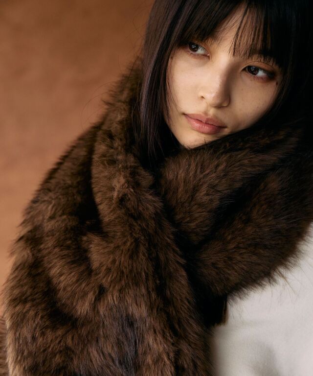 フェイクファーストール