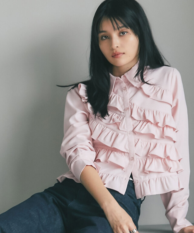 フリルブラウス