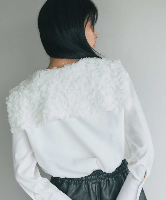 花びら衿トップス