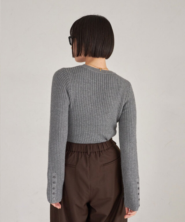 刺繍アイボリー セーター　サイズS 裏フェザークルーネックニット